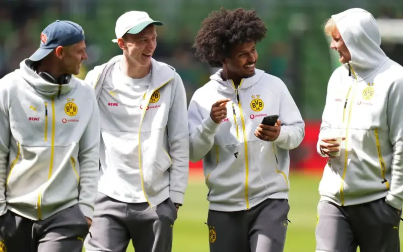 هدف برشلونة القديم.. الأهلي يختار “بديل رياض محرز” من بوروسيا دورتموند